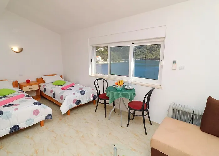 Belin Mljet - One Bedroom With Terrace And Sea View 아파트